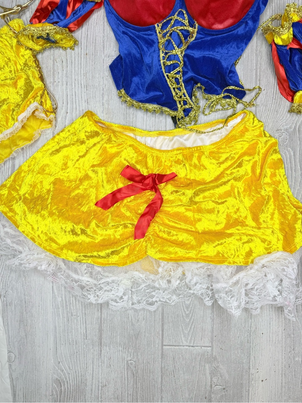 California costumes women’s Snow White sexy costume / cosplay outfit size large - Picture 5 of 10